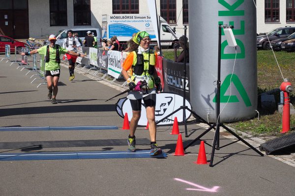 Südthüringentrail 2018 . Im Simson-Gewerbepark im Ziel: Uwe Jahn, Cornelia Rohwedder