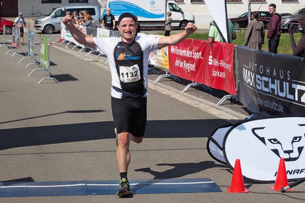 Südthüringentrail 2018 . Im Simson-Gewerbepark im Ziel: Angelo Goldschmidt