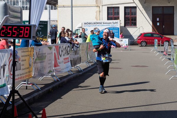 Südthüringentrail 2018 . Im Simson-Gewerbepark im Ziel: Ronny Bach