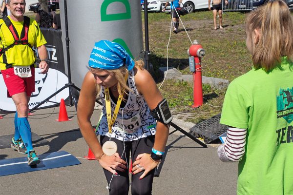 Südthüringentrail 2018 . Im Simson-Gewerbepark im Ziel: Heinz-Jörg Winkler, Anne Becker