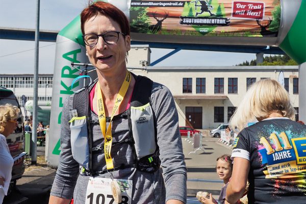 Südthüringentrail 2018 . Im Simson-Gewerbepark im Ziel: Anja Reuther