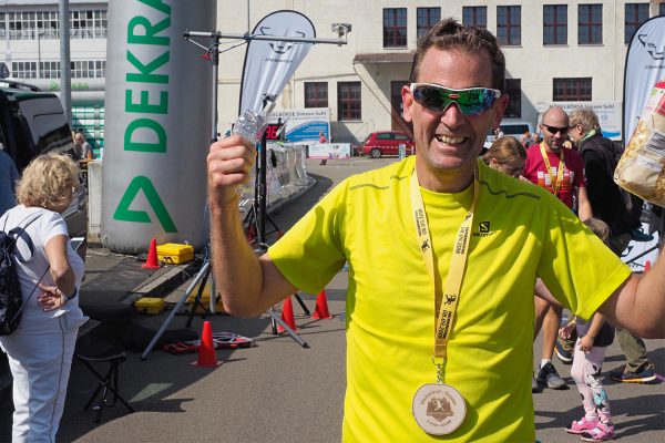 Südthüringentrail 2018 . Im Simson-Gewerbepark im Ziel: Sven Schnepel