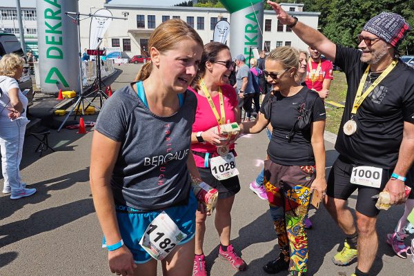 Südthüringentrail 2018 . Im Simson-Gewerbepark im Ziel: Mandy Werner, Inge Schnepel, Oliver Stoll