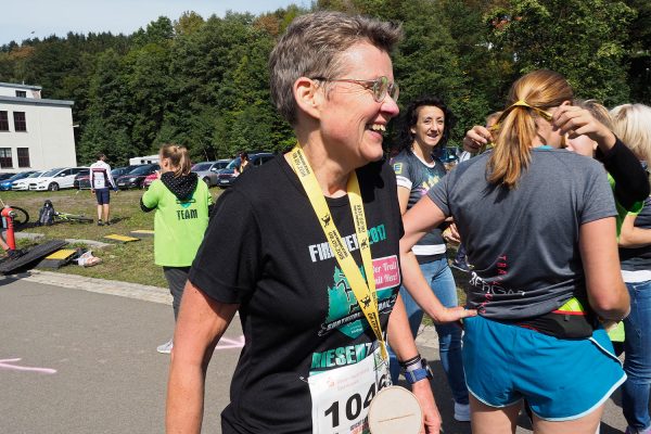 Südthüringentrail 2018 . Im Simson-Gewerbepark im Ziel: Ute Halbmeyer