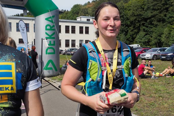 Südthüringentrail 2018 . Im Simson-Gewerbepark im Ziel: Maria Kirchner