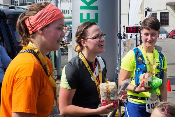 Südthüringentrail 2018 . Im Simson-Gewerbepark im Ziel: Josephin Nakonz, Kati Apel, Franziska Söffner