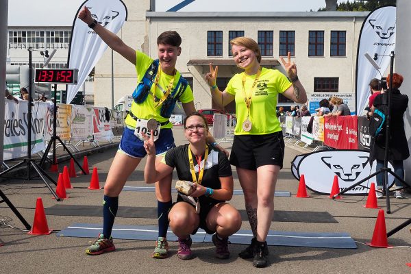 Südthüringentrail 2018 . Im Simson-Gewerbepark im Ziel: Franziska Söffner, Kati Apel, Josephine Zöllner