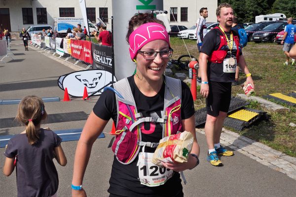 Südthüringentrail 2018 . Im Simson-Gewerbepark im Ziel: Sandra Lenz