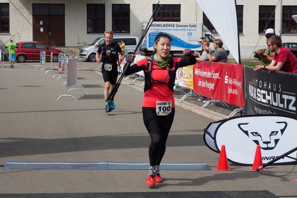 Südthüringentrail 2018 . Im Simson-Gewerbepark im Ziel: Tobias Gerber + Yu Zhang