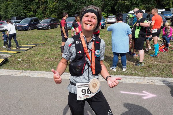 Südthüringentrail 2018 . Im Simson-Gewerbepark im Ziel: Heidrun Stucke