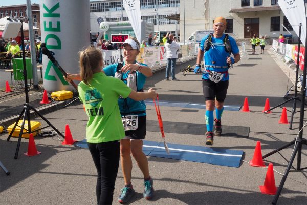 Südthüringentrail 2018 . Im Simson-Gewerbepark im Ziel: Katrin Jeschke + Oliver Seipp