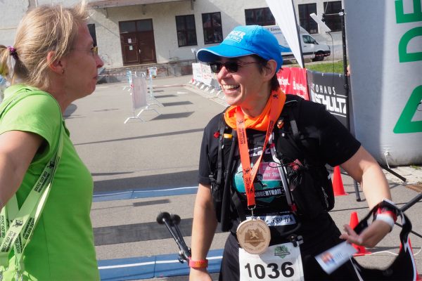 Südthüringentrail 2018 . Im Simson-Gewerbepark im Ziel: Corinna-Fisun Arndt