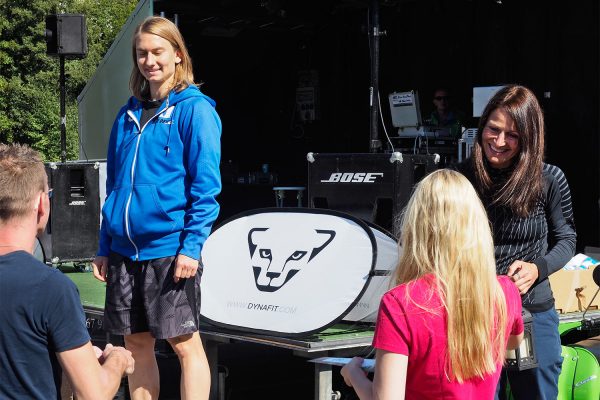 Südthüringentrail 2018 . Siegerehrung: Heldentrail w: 1. Juliane Totzke, 3. Carolin Weimer