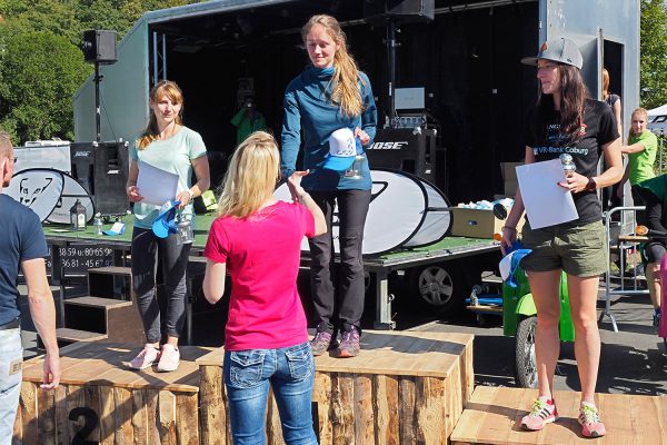 Südthüringentrail 2018 . Siegerehrung: Wichteltrail Women: 2. Kathrin Werner, 1. Anne Gründler, 3. Vera Brunner