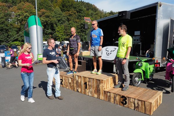 Südthüringentrail 2018 . Siegerehrung: Wichteltrail Senior Master Men: 2. Michael Grimm, 1. Frank Ohlhorst, 3. Jochen Gründler