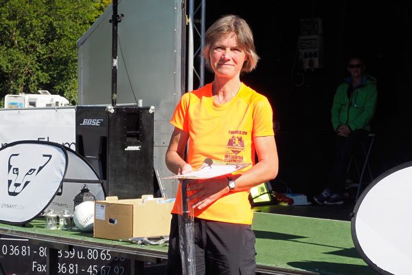 Südthüringentrail 2018 . Siegerehrung: Heldentrail Senior Master Women: 2. Heidrun Stucke