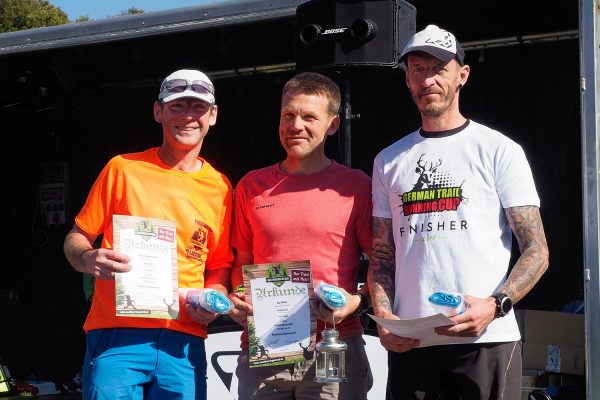 Südthüringentrail 2018 . Siegerehrung: Heldentrail Senior Master Men: 2. Heiko Zimmermann, 1. Kai Höhn, 3. Thomas Berkmann