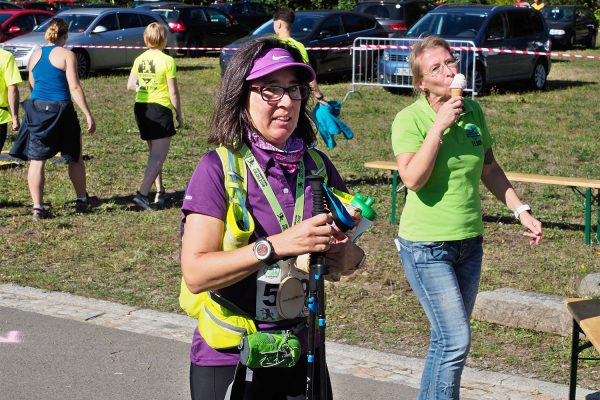 Südthüringentrail 2018 . Im Simson-Gewerbepark im Ziel: Daniela Ronzon-Simon