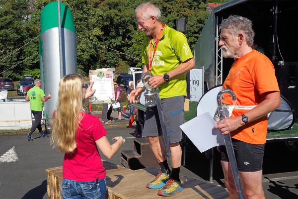 Südthüringentrail 2018 . Siegerehrung: Heldentrail Grand Master Men: 1. Gerhard Börner, 3. Gerd Hantsche