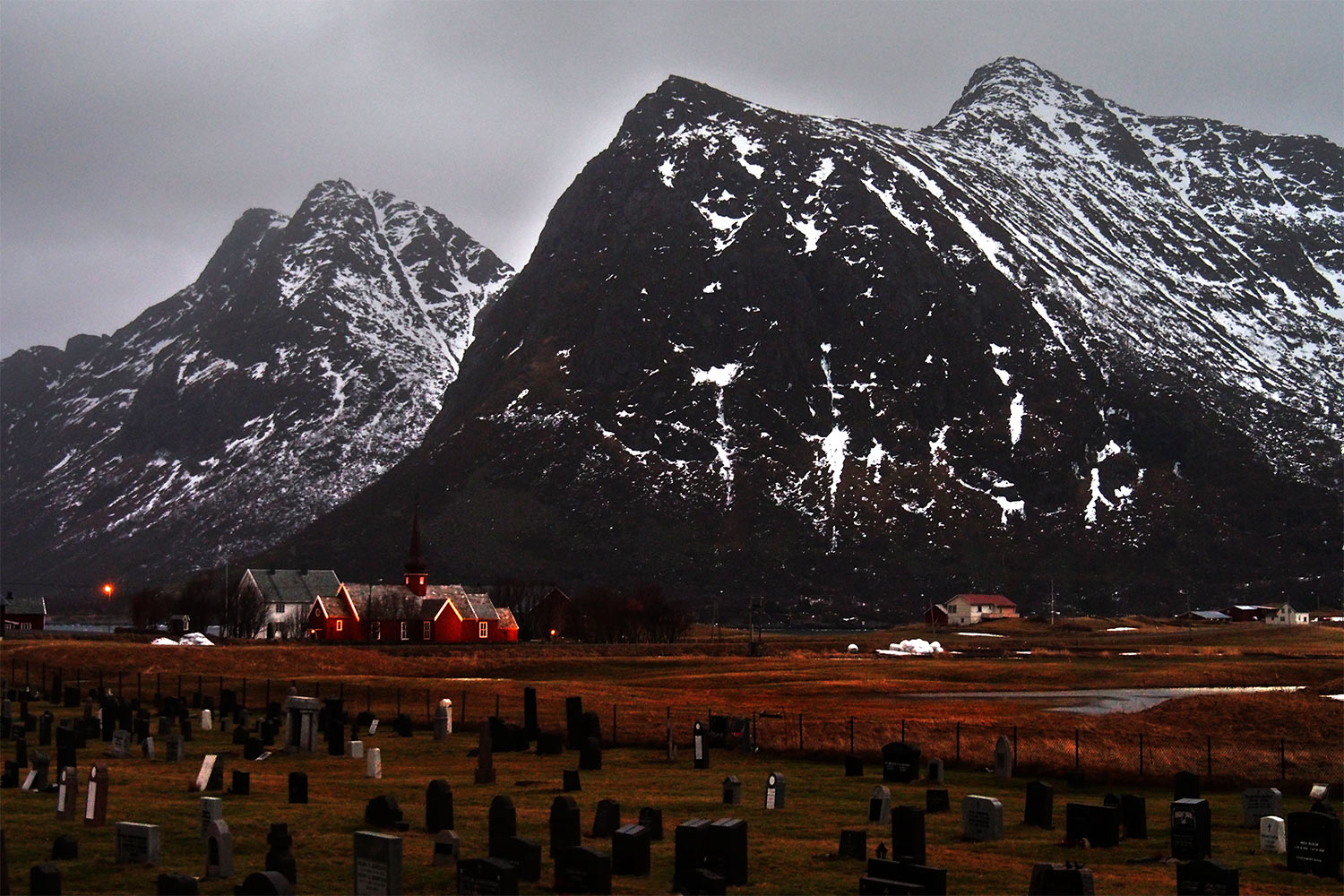 Friedhof Flakstad . Flakstadøya . Lofoten . 2013 (Foto: Andreas Kuhrt)