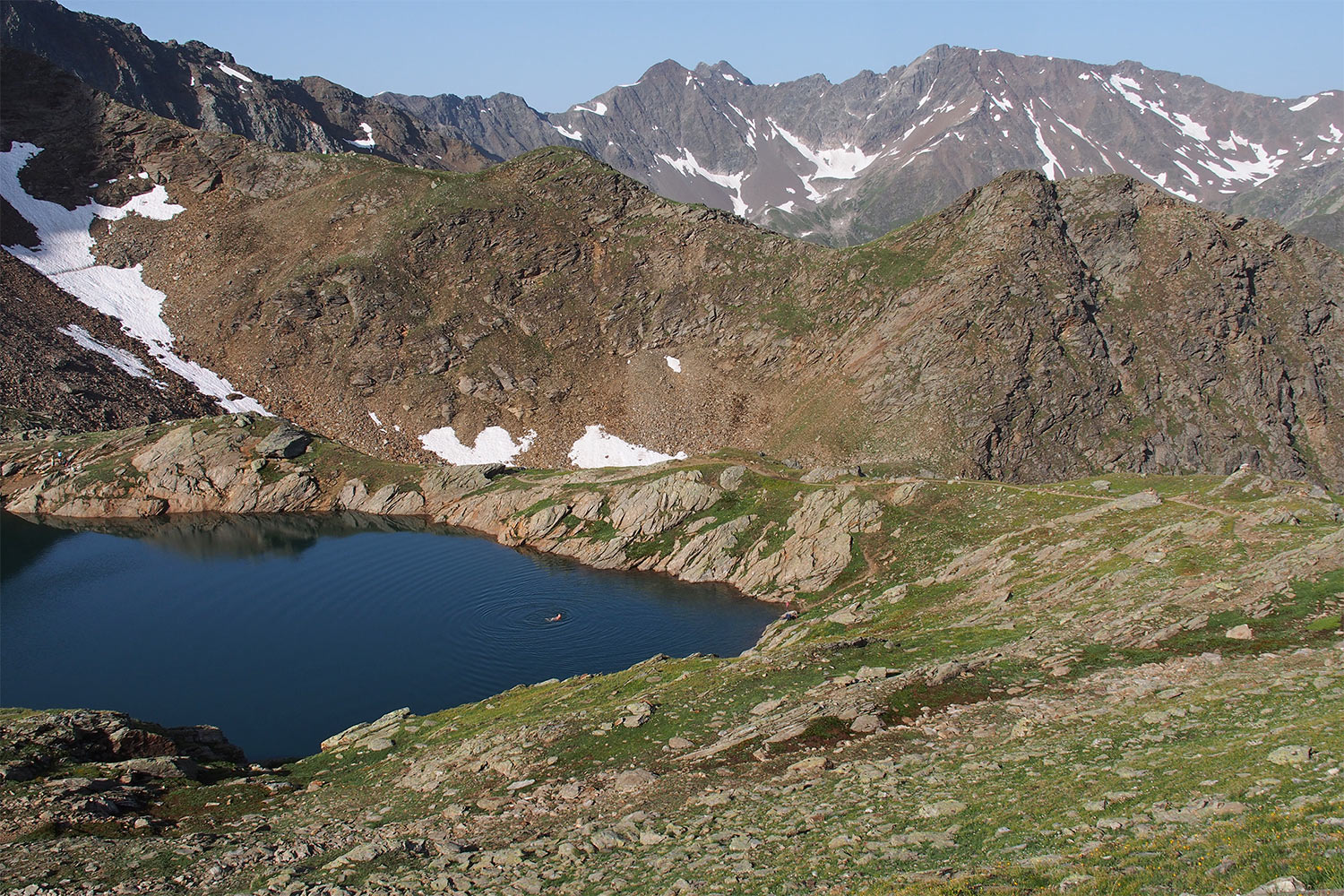 Bad im Schmalzgrubensee . Verwall . Österreichische Alpen . 2013 (Foto: Andreas Kuhrt)