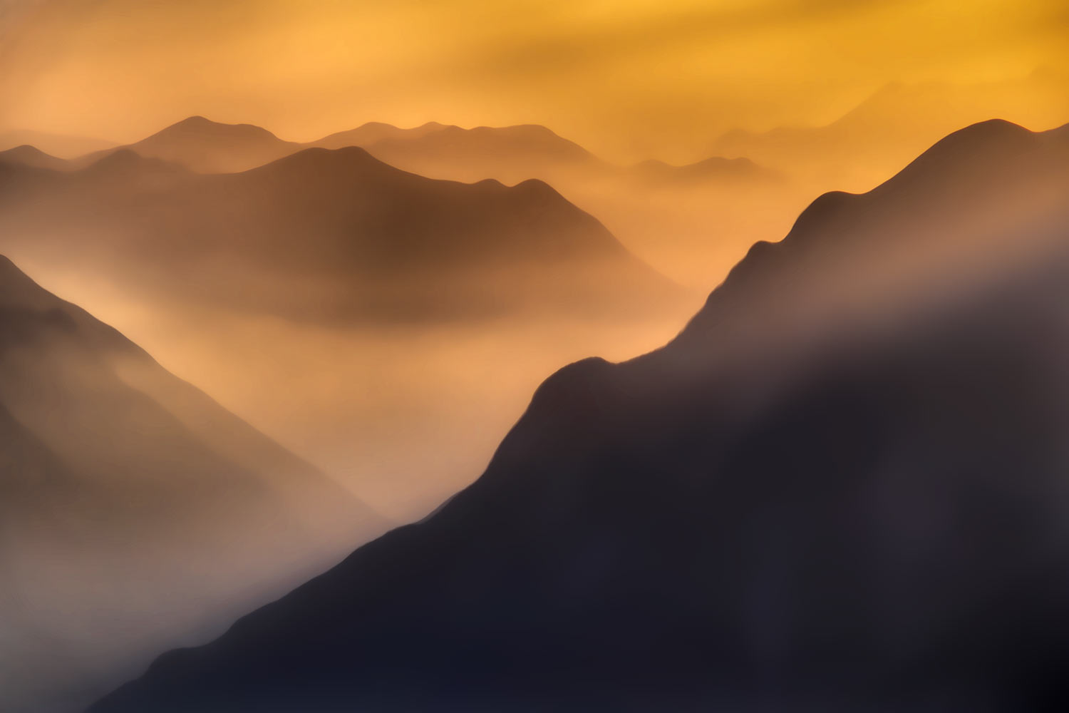 Sonnenuntergang über dem Klostertal an der Kaltenberghütte . Verwall . Österreichische Alpen . 2013 (Foto: Andreas Kuhrt)