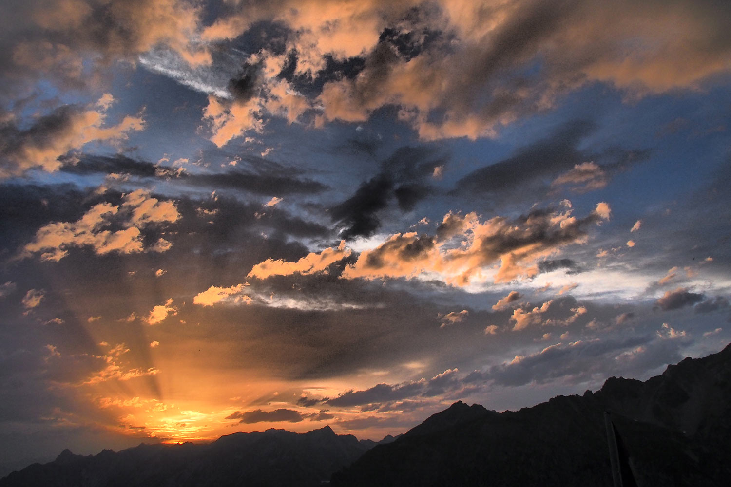 Sonnenuntergang über dem Klostertal an der Kaltenberghütte . Verwall . Österreichische Alpen . 2013 (Foto: Andreas Kuhrt)