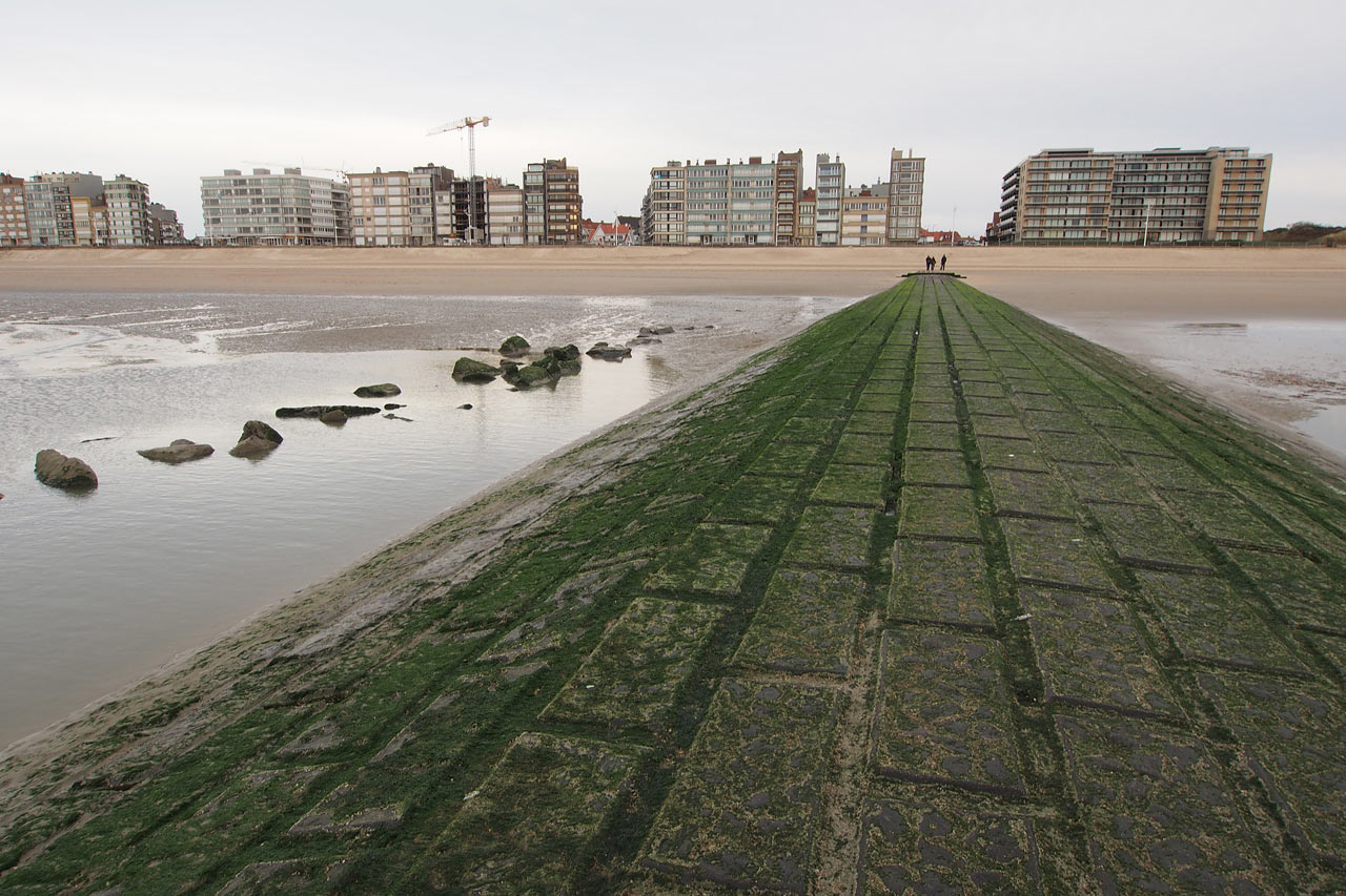 Wellenbrecher am Strand bei Ster der Zee . Koksijde . Fotoclubtour Flandern 2013 (Foto: Andreas Kuhrt)