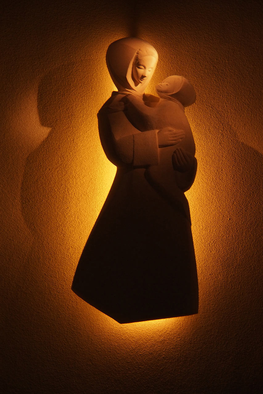 Marien-Skulptur in der Onze Lieve Vrouw ter Duinenkerk . Koksijde . Fotoclubtour Flandern 2013 (Foto: Andreas Kuhrt)