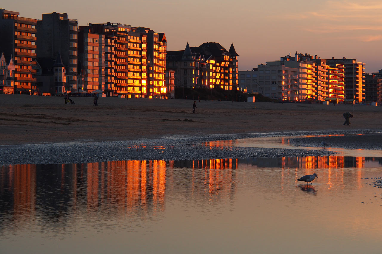 Spiegelung am Strand von Sint Idesbald . Koksijde . Fotoclubtour Flandern 2013 (Foto: Andreas Kuhrt)