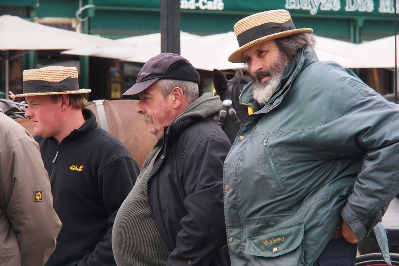 Kutscher am Marktplatz von Brügge . Fotoclubtour Flandern 2013 (Foto: Andreas Kuhrt)