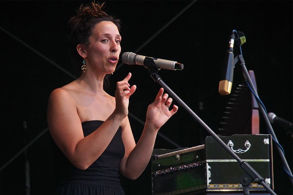 Lisa Jen . 9Bach (Wales) . TFF . Rudolstadt . 2015 (Foto: Andreas Kuhrt)