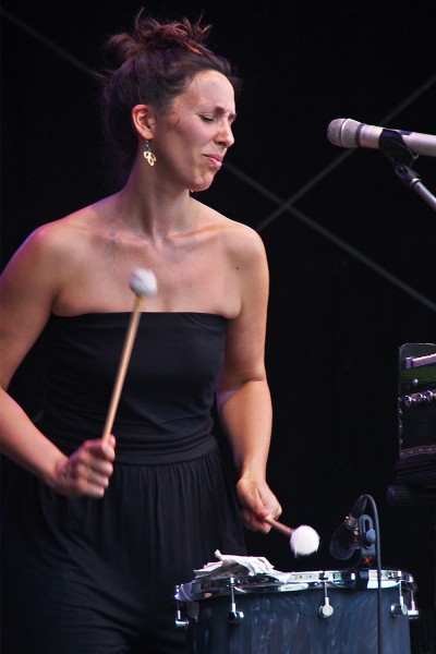 Lisa Jen . 9Bach (Wales) . TFF . Rudolstadt . 2015 (Foto: Andreas Kuhrt)