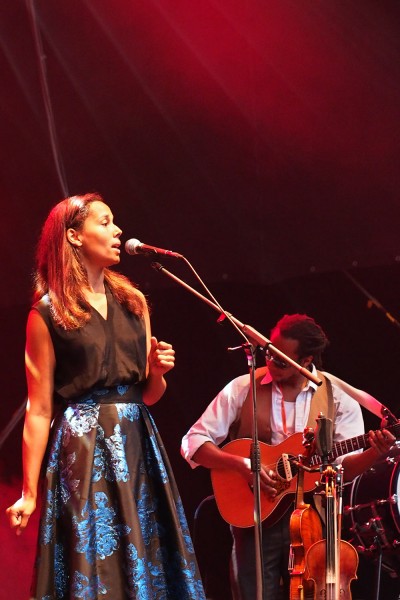 Rhiannon Giddens (USA) . TFF . Rudolstadt . 2015 (Foto: Andreas Kuhrt)