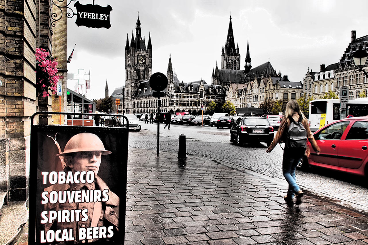 Straßenszene in Ypern . Fotoclubtour Flandern 2013 (Foto: Andreas Kuhrt)