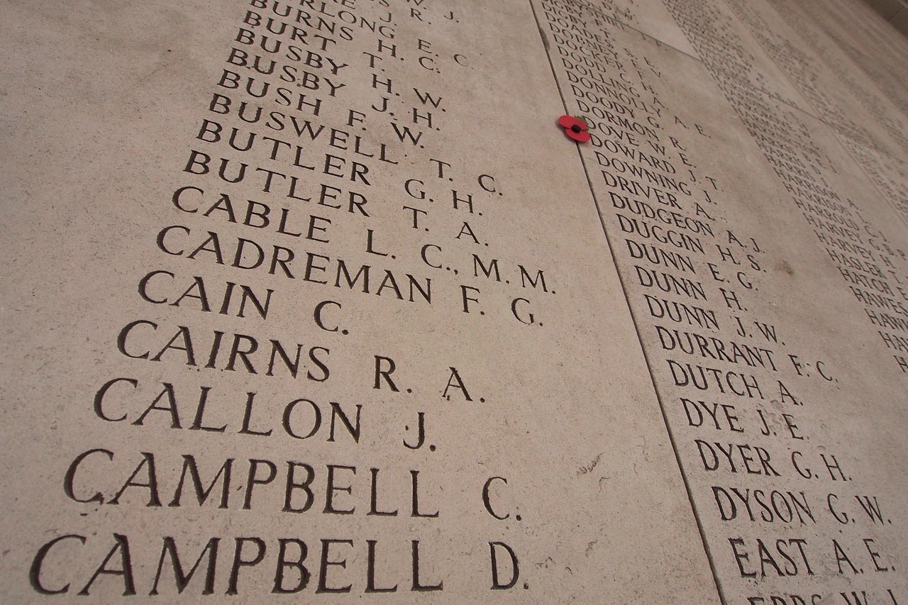 Vermissten-Tafeln im Menenpoort in Ypern . Fotoclubtour Flandern 2013 (Foto: Andreas Kuhrt)