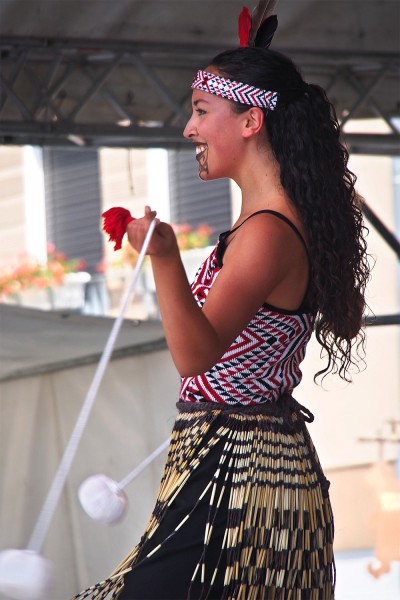 Poi-Tänzerin . Hinana (Neuseeland) . TFF . Rudolstadt . 2015 (Foto: Andreas Kuhrt)