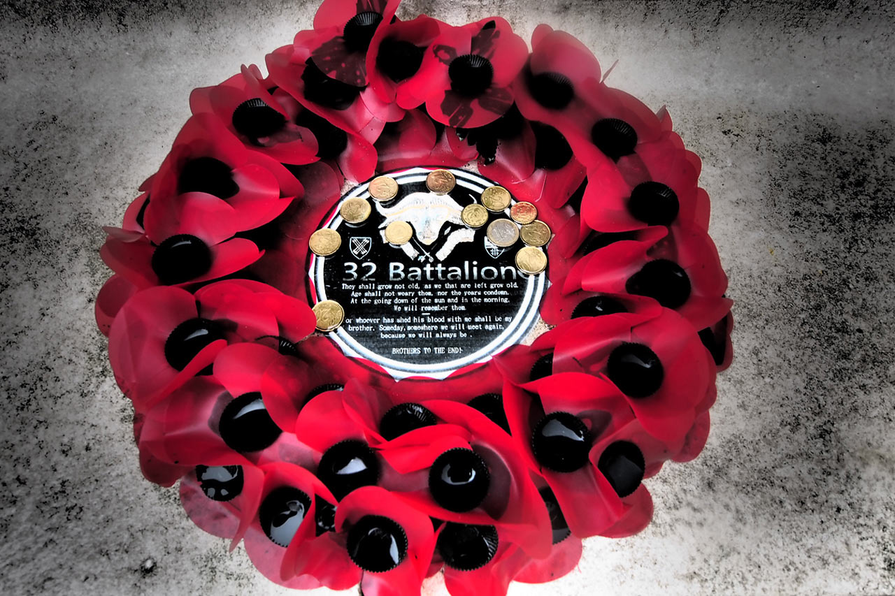 Gedenkstein im Tyne Cot Memorial bei Passendale . Fotoclubtour Flandern 2013 (Foto: Andreas Kuhrt)