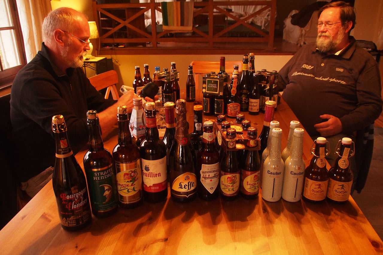 Belgische Biersammlung . Fotoclubtour Flandern 2013 (Foto: Andreas Kuhrt)