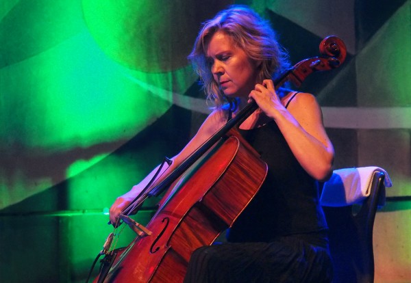 Cellistin . Vassvik (Norwegen) . TFF . Rudolstadt . 2015 (Foto: Andreas Kuhrt)