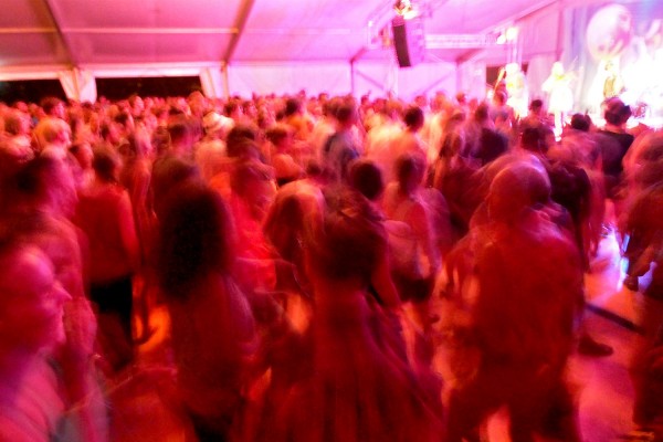 Tanzzelt . Monster Ceilidh Band (England) . TFF . Rudolstadt . 2015 (Foto: Andreas Kuhrt)