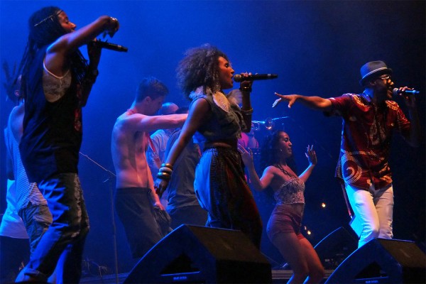 Nomadic Massive (Kanada) + Hinana (Neuseeland) . TFF . Rudolstadt . 2015 (Foto: Andreas Kuhrt)