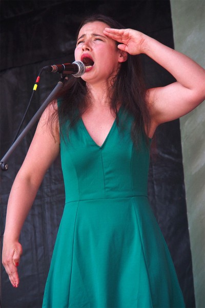 Mariana Frenk (Moldawien/Dortmund) . Kapelsky & Marina (Dortmund) . TFF . Rudolstadt . 2015 (Foto: Andreas Kuhrt)