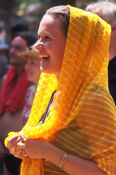 Mädchen mit gelbem Tuch . TFF . Rudolstadt . 2015 (Foto: Andreas Kuhrt)