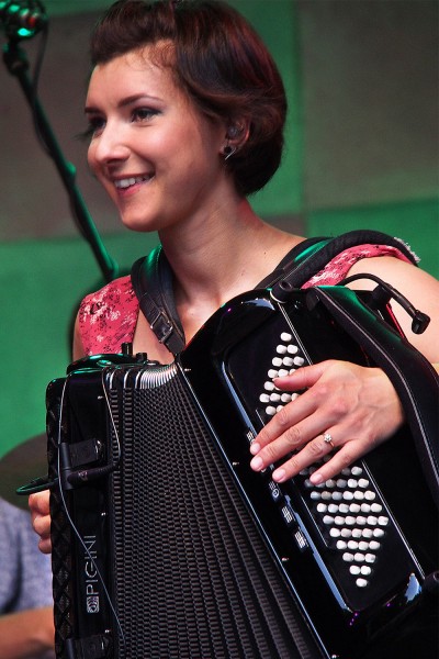 Amy Thatcher . Monster Ceilidh Band (England) . TFF . Rudolstadt . 2015 (Foto: Andreas Kuhrt)