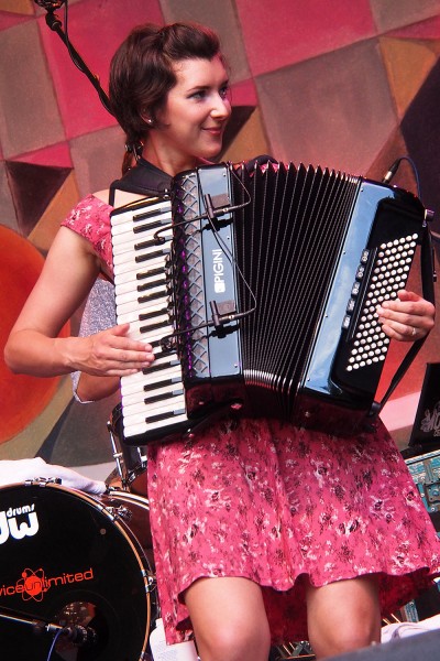 Amy Thatcher . Monster Ceilidh Band (England) . TFF . Rudolstadt . 2015 (Foto: Andreas Kuhrt)