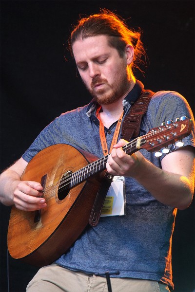 Kieran Szifris . Monster Ceilidh Band (England) . TFF . Rudolstadt . 2015 (Foto: Andreas Kuhrt)