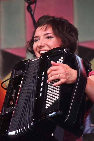 Amy Thatcher . Monster Ceilidh Band (England) . TFF . Rudolstadt . 2015 (Foto: Andreas Kuhrt)