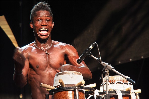 Serigne Mamoune Seck . Mark Ernestus' Ndagga Rgythm Force (Senegal) . TFF . Rudolstadt . 2015 (Foto: Andreas Kuhrt)