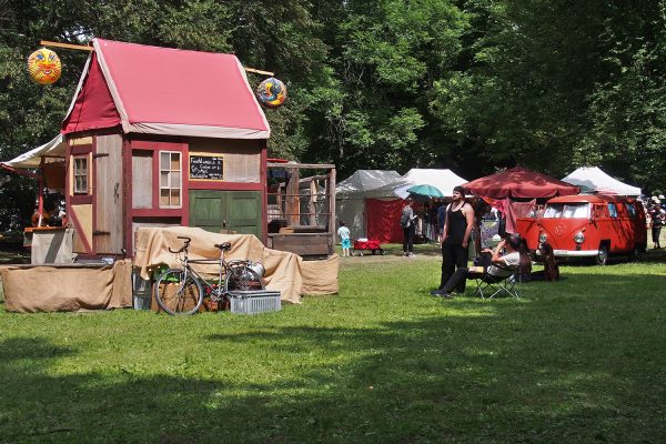 Fruchtweinhütte im Heinepark . Rudolstadt Festival . 2016 (Foto: Andreas Kuhrt)